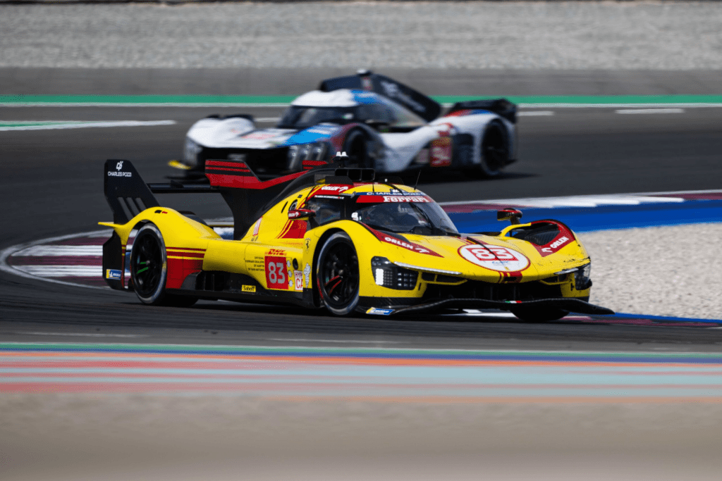 Robert Kubica sembra pronto a rimanere con il team AF Corse per la stagione 2025 del FIA World Endurance Championship, continuando a correre nella Ferrari 499P n. 83. 