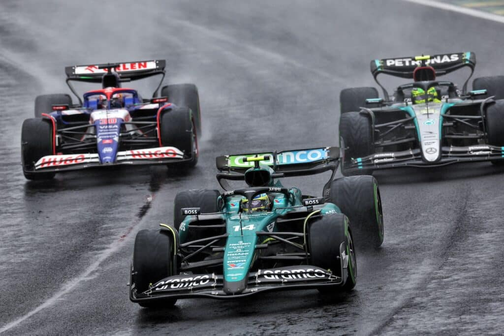 Fernando Alonso critica duramente Pirelli. In Brasile le gomme full wet hanno sollevato molte perplessità circa le loro performance. 