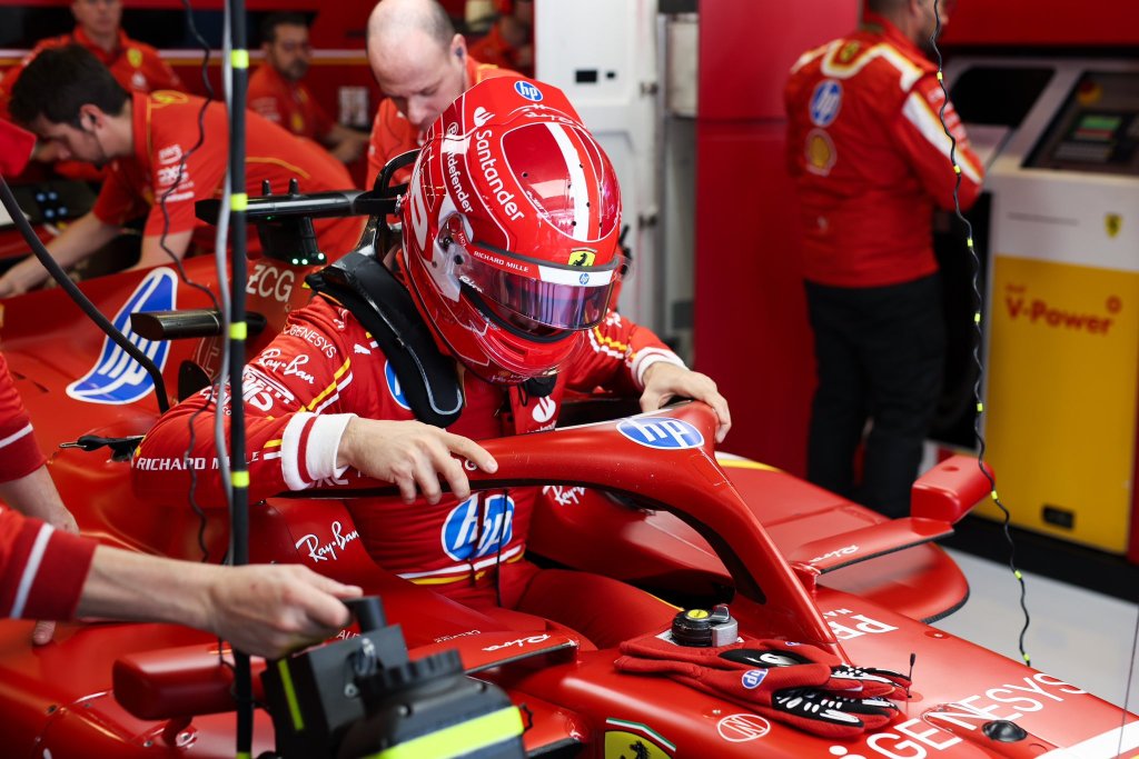 Leclerc scende dalla Ferrari SF-24 per i problemi alla batteria