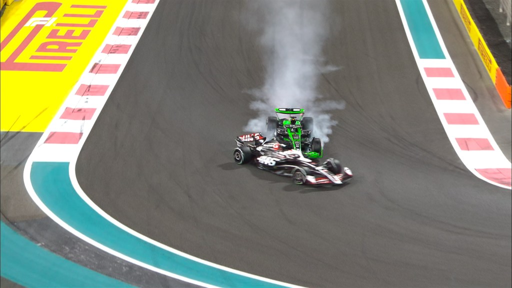 Valtteri Bottas colpisce Magnussen ad Abu Dhabi