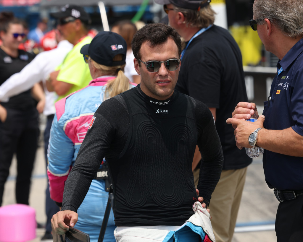 Devlin DeFrancesco torna a competere a tempo pieno nell’NTT IndyCar Series con Rahal Letterman Lanigan Racing (RLL). Il pilota canadese ha firmato un contratto pluriennale per guidare la terza vettura del team, con cui mira a riscattarsi dopo una stagione trascorsa nell’IMSA.