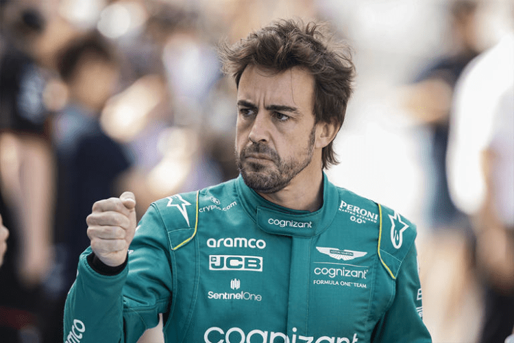 A 42 anni, Fernando Alonso continua a dimostrare uno spirito giovane e una determinazione incrollabile.