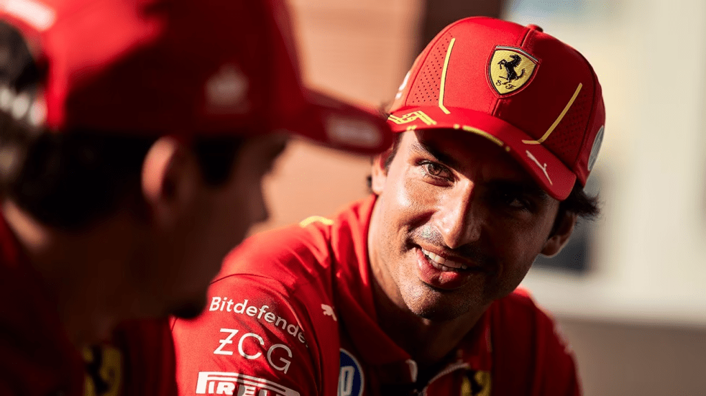 Carlos Sainz si prepara a vivere un Gran Premio di Abu Dhabi carico di emozioni, poiché sarà la sua ultima gara in Formula 1 con la Scuderia Ferrari.