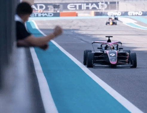 F1 Academy | GP Abu Dhabi: Pulling vince Gara 1!