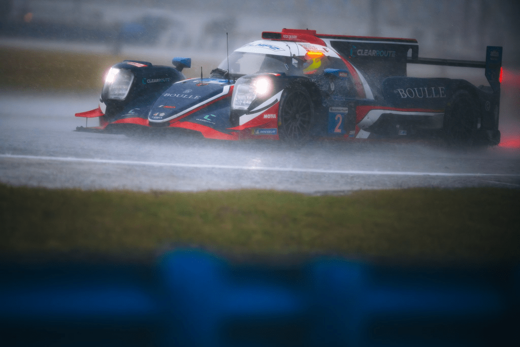 La 2025 Roar Before The Rolex 24 si è conclusa con una sessione di test esclusivamente riservata ai piloti Bronze sul tracciato asciugato del Daytona International Speedway. Un totale di 20 vetture, suddivise tra le categorie LMP2, GTD Pro e GTD, ha partecipato alla giornata finale. United Autosports chiude in vetta