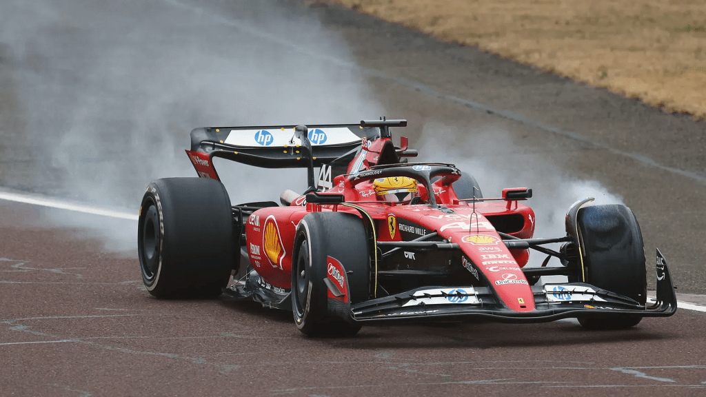 Martin Brundle crede che Hamilton potrebbe aver “perso un po’ di smalto” con l’età, ma resta un pilota capace di eccellere.