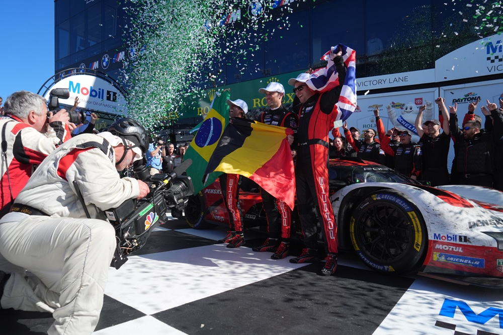 Al termine della gara, Nasr, Tandy e Vanthoor, piloti della Porsche #7, si sono dimostrati molto soddisfatti della prestazione che hanno tirato fuori 