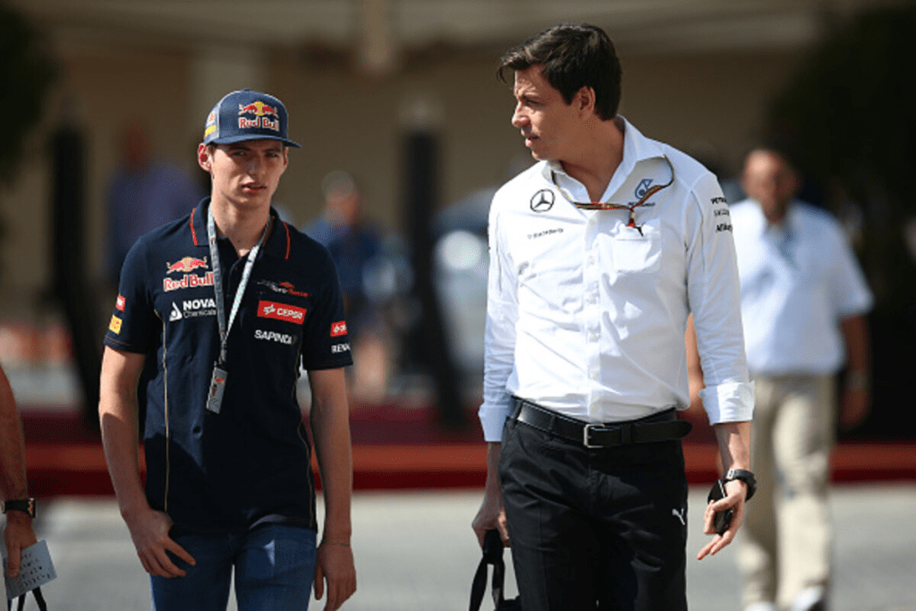 Max Verstappen ha scelto di rimanere fedele alla Red Bull, ma quanto è stato vicino a unirsi alla Mercedes?
