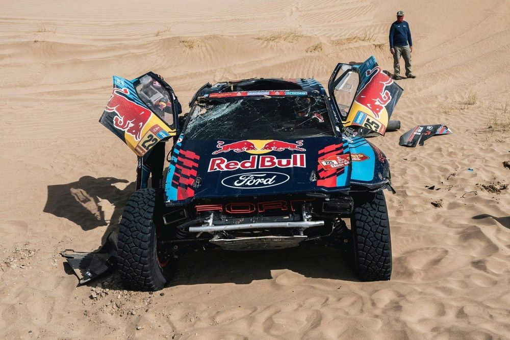 La tappa più lunga della Dakar 2024, una cronometro di 48 ore, ha visto Yazeed Al-Rajhi emergere vincitore, mentre Henk Lategan ha preso il comando della classifica generale.
