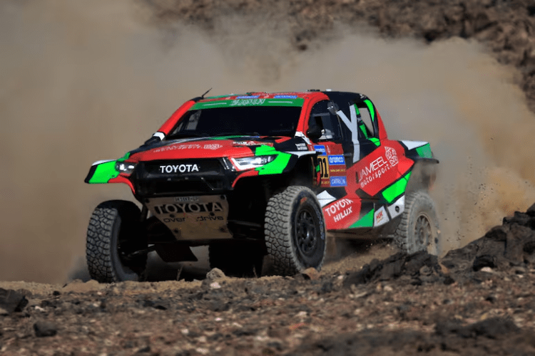 La tappa più lunga della Dakar 2024, una cronometro di 48 ore, ha visto Yazeed Al-Rajhi emergere vincitore, mentre Henk Lategan ha preso il comando della classifica generale.