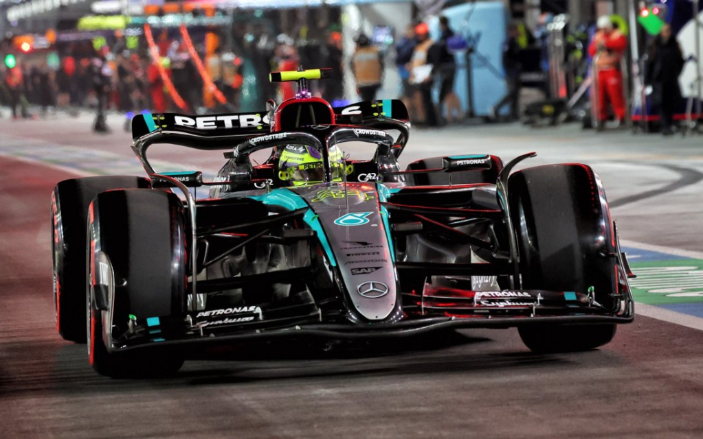 Nico Hulkenberg ha preso le difese di Lewis Hamilton, rispondendo alle critiche sul presunto calo di velocità del sette volte campione del mondo.