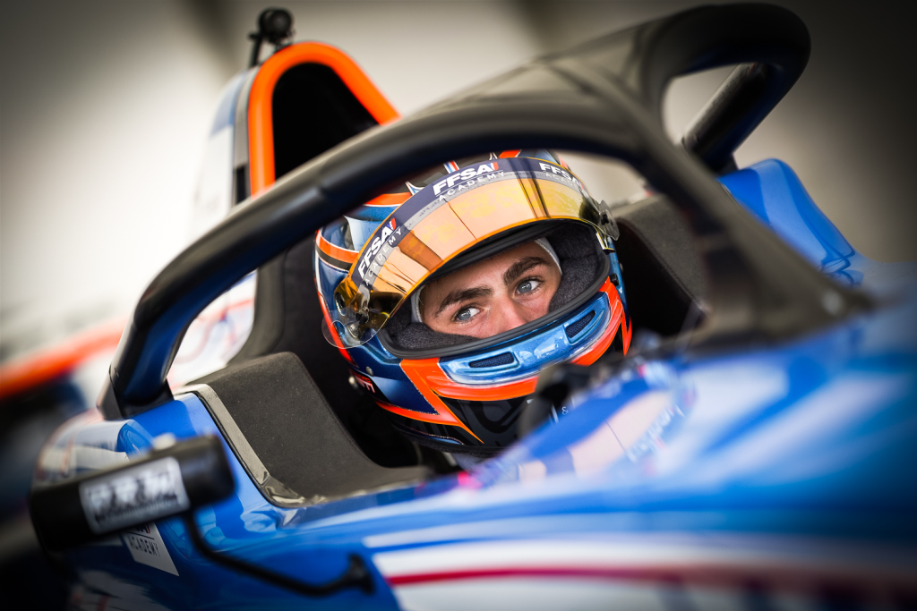 Pierre Gasly, attualmente pilota di Alpine in Formula 1, ha deciso di offrire supporto economico al giovane Alessandro Giusti