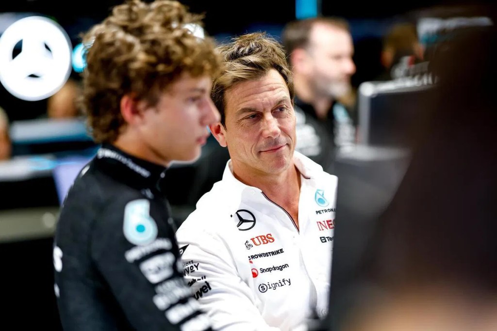 Kimi Antonelli e Toto Wolff