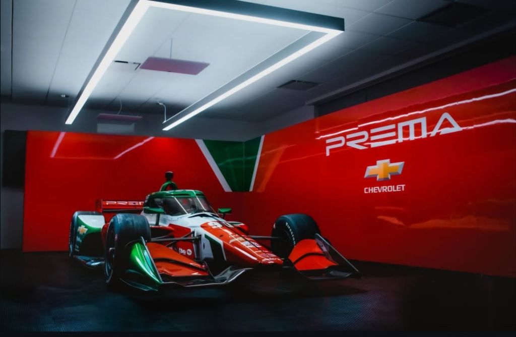 Il team italiano Prema ha presentato le vetture e i piloti che parteciperanno alla stagione 2025, segnando l'inizio di una nuova avventura oltreoceano.