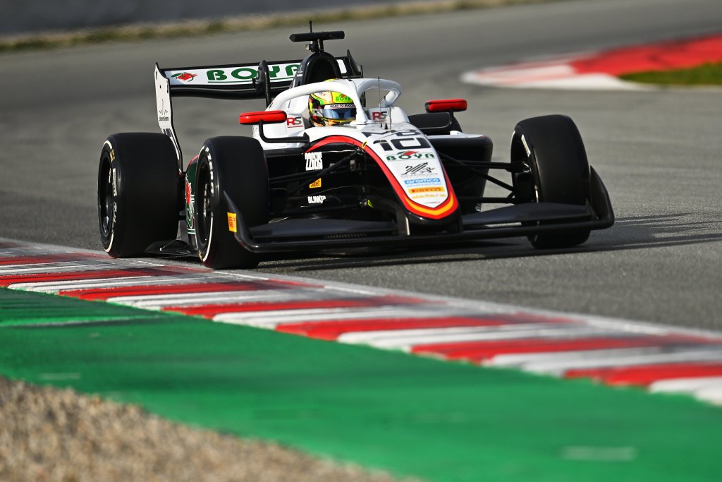 La stagione di F3 è ufficialmente iniziata a Barcellona con i test pre-stagionali. Noel León ha fatto segnare il miglior tempo della giornata al volante della sua PREMA Racing, in 1:27.711 nel pomeriggio.