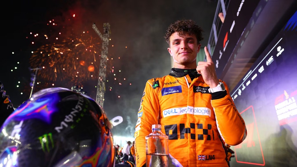 Norris respinge le critiche sulle modifiche all’ala posteriore, sottolineando i progressi di McLaren e puntando a un 2025 da protagonista.