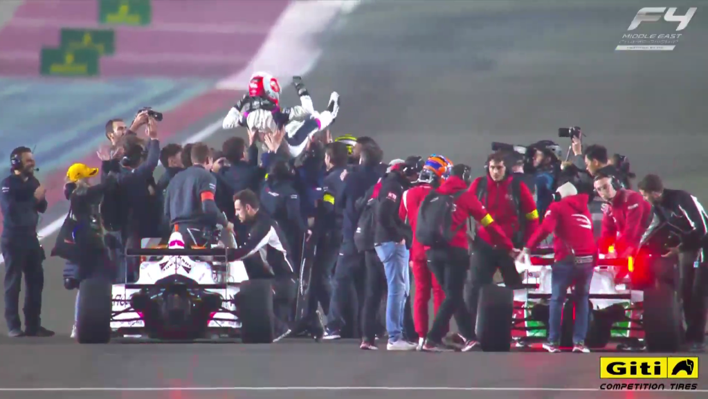 Grazie alla 3° posizione di Gara 2, Emanuele Olivieri vince il campionato 2025 di F4 Middle East: davanti a lui in gara Powell e Francot