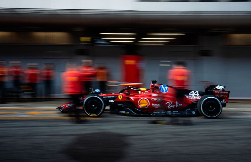 L'arrivo di Lewis Hamilton in Ferrari rappresenta uno dei trasferimenti più clamorosi della storia della Formula 1.