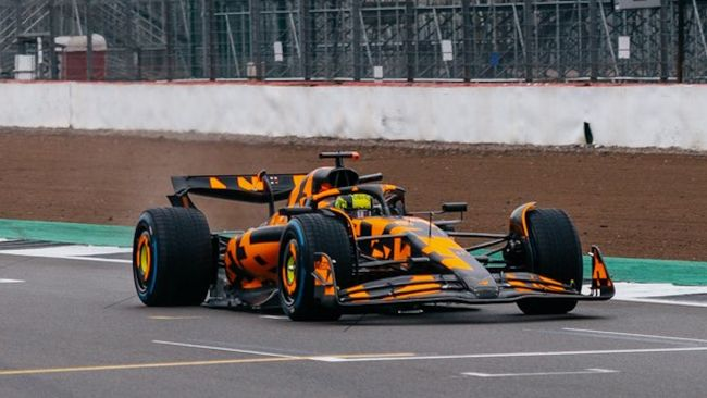 Lando Norris ha finalmente messo le mani sulla sua nuova monoposto per la stagione 2025, con McLaren che ha completato il primo shakedown della MCL39 a Silverstone giovedì scorso.