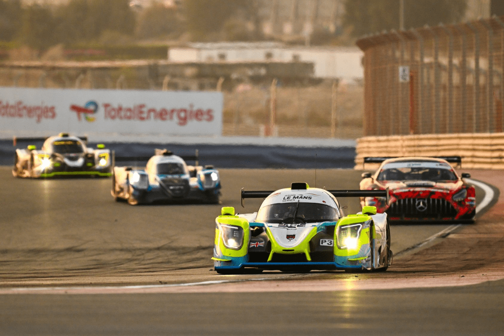 RD Limited ha chiuso in testa anche la seconda sessione di prove libere a Yas Marina.