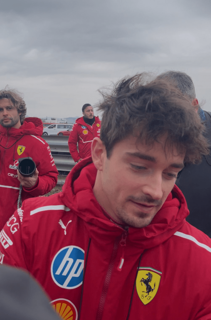 Partenza sotto le stelle, freddo, asfalto: direzione Maranello, anzi: il ponte di Fiorano.