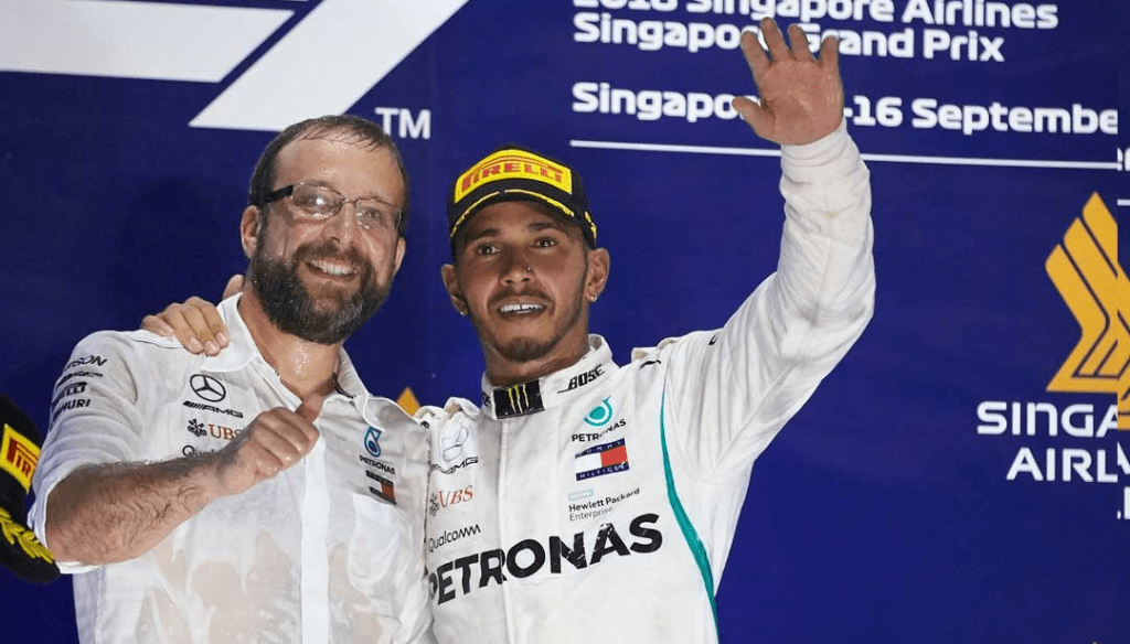 Loic Serra, direttore tecnico del telaio Ferrari, ha voluto sgombrare il campo da qualsiasi dubbio riguardo all’adattamento di Lewis Hamilton alla Rossa, nonostante le difficoltà affrontate dal britannico durante l’era dell’effetto suolo con la Mercedes.