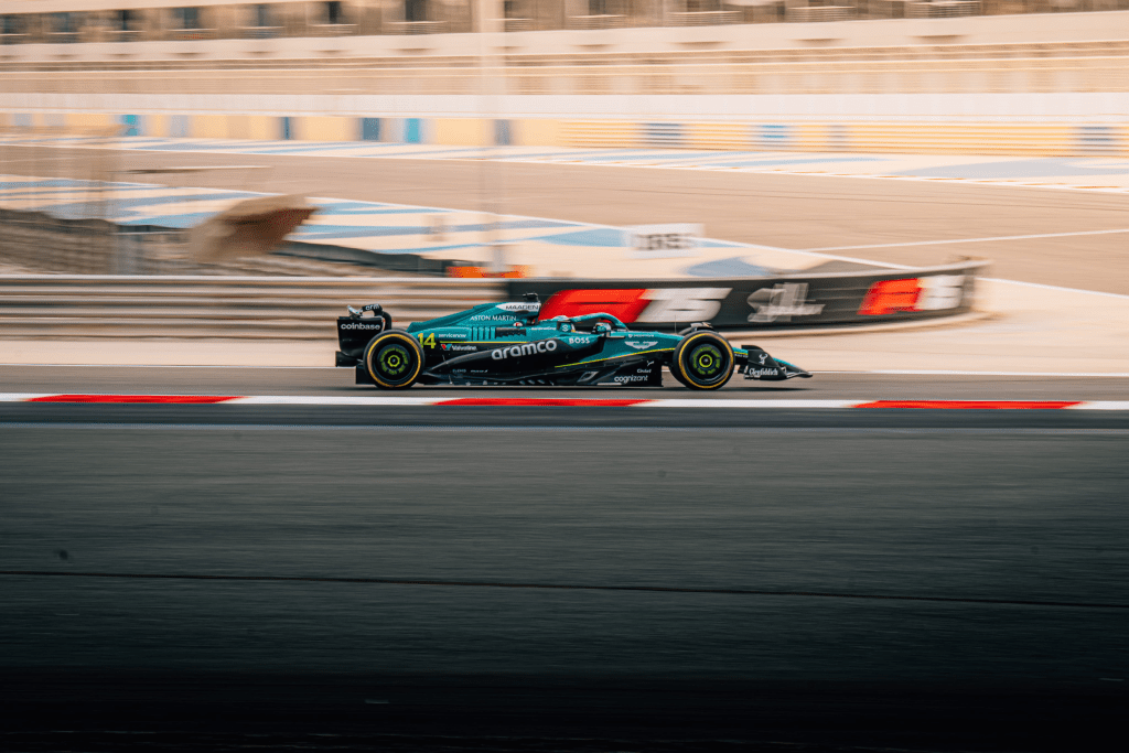 La stagione 2025 di Formula 1 prende ufficialmente il via con la prima giornata di test pre-stagionali sul circuito di Sakhir, in Bahrain.