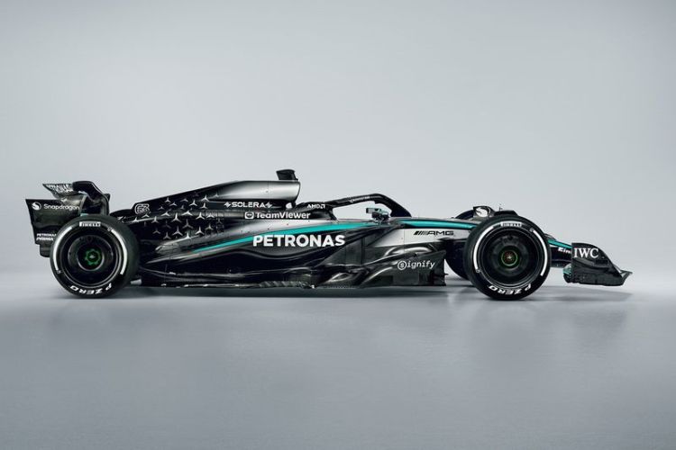 La nuova Merceses W16 presentata in data odierna a Londra.