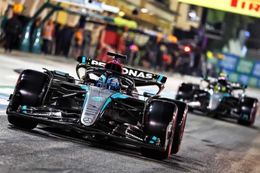 Le due Mercedes in Bahrain.