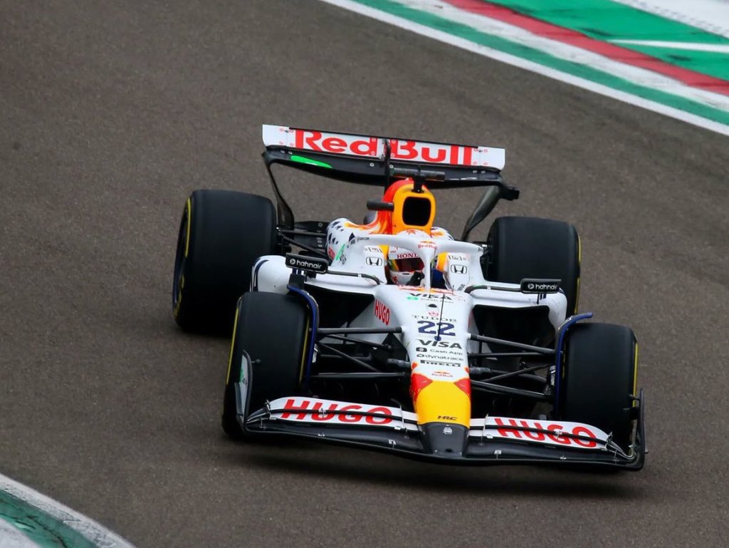Tsunoda, con la sua VCARB, effettua i primi giri stagionali sul tracciato di Imola