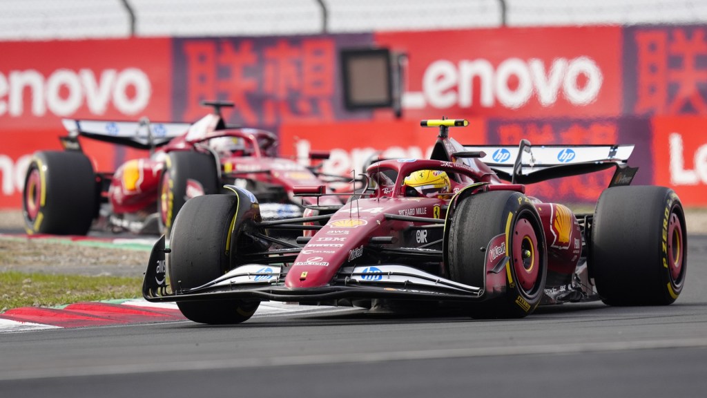 Il weekend di Ferrari si è concluso nel peggiore dei modi, con entrambe le SF-25 squalificate dal Gran Premio di Cina per irregolarità tecniche.