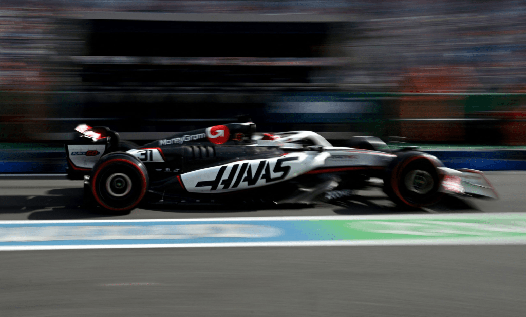 Il weekend del GP d’Australia non è iniziato nel migliore dei modi per Haas, con la squadra americana che ha vissuto una giornata complicata tra un incidente e un ritmo deludente nelle prove libere di venerdì.