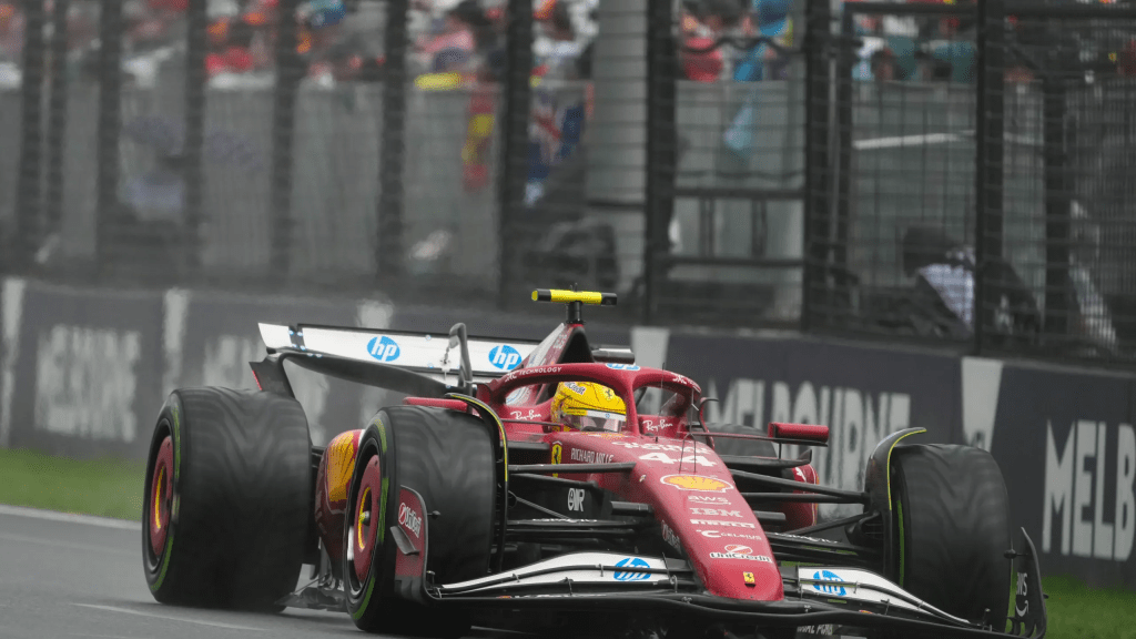 Lewis Hamilton ha concluso il suo debutto con la Ferrari con un deludente decimo posto nel Gran Premio d’Australia 2025.