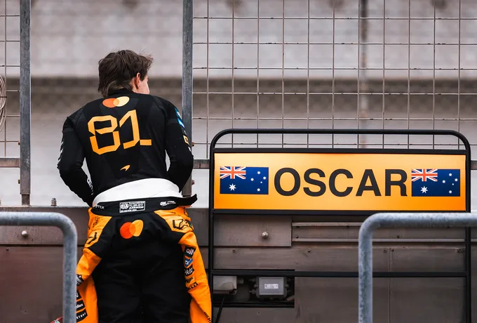 I test pre-stagionali di Barcellona hanno offerto a Lando Norris e Oscar Piastri la possibilità di lavorare intensamente con la McLaren MCL39, accumulando dati preziosi per l'inizio del Campionato di Formula 1 2025.