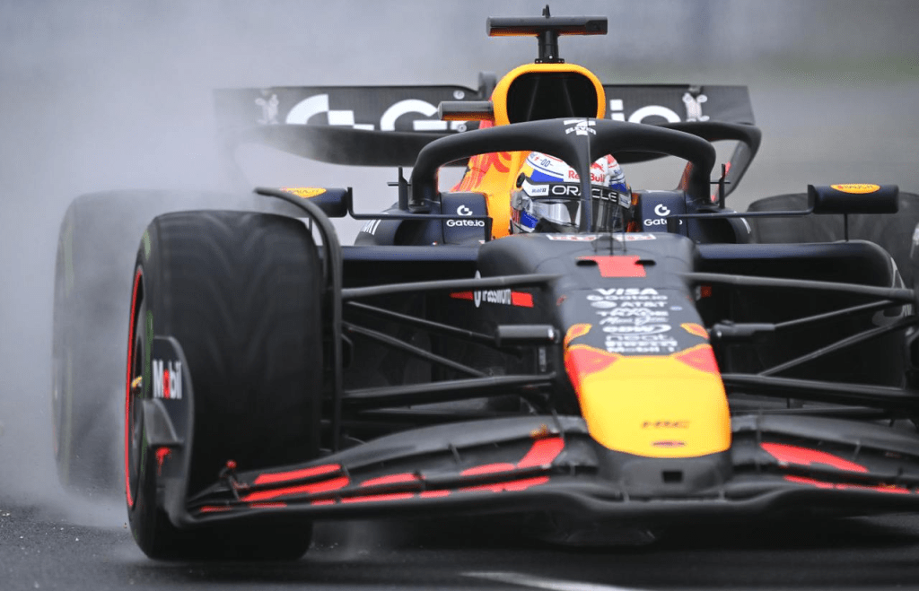 Dopo il secondo posto ottenuto in Australia, Max Verstappen guarda con realismo alla sfida che lo attende in Cina, consapevole che la Red Bull non è attualmente la squadra da battere.