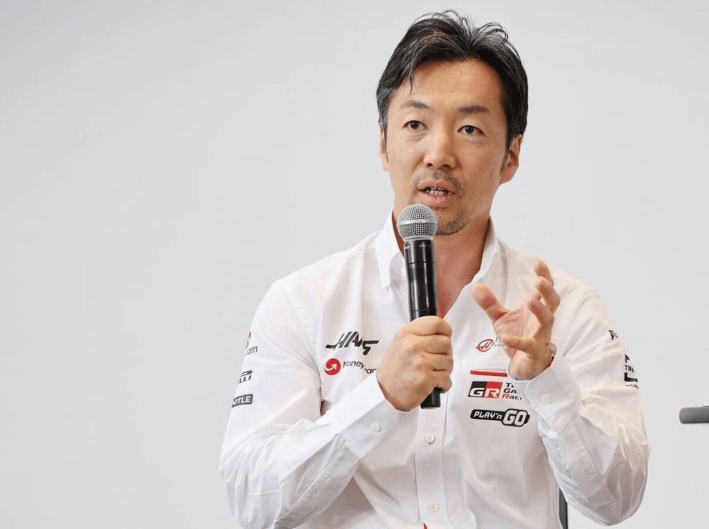 L’inizio di stagione della Haas è stato un disastro inaspettato. A Melbourne, la squadra americana si è trovata staccata dal resto del gruppo, con Esteban Ocon che ha chiuso il primo segmento di qualifica con un distacco di sei decimi dal tempo più vicino. 