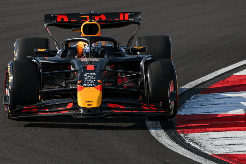 La Red Bull continua a vivere un fine settimana complicato a Shanghai. Max Verstappen, dopo aver lottato con il bilanciamento della sua RB21 per tutto il weekend, si è dovuto accontentare della quarta posizione in griglia di partenza per il Gran Premio di Cina 2025.