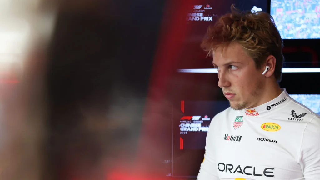 Liam Lawson potrebbe non essere al volante della Red Bull nel prossimo Gran Premio del Giappone. Il team principal Christian Horner ha rifiutato di confermare la presenza del pilota neozelandese a Suzuka, alimentando le speculazioni su un possibile cambio di formazione.