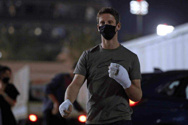 Romain Grosjean non ha dimenticato il test promesso da Mercedes dopo il suo drammatico incidente in Bahrain nel 2020.