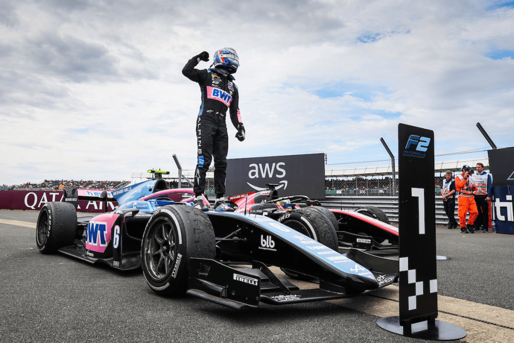 La scuderia Atlassian Williams Racing ha annunciato l'ingresso di Victor Martins, campione della FIA Formula 3 nel 2022, nella sua Driver Academy. Questo aggiunge un nuovo nome di spicco alla già talentuosa formazione della squadra.