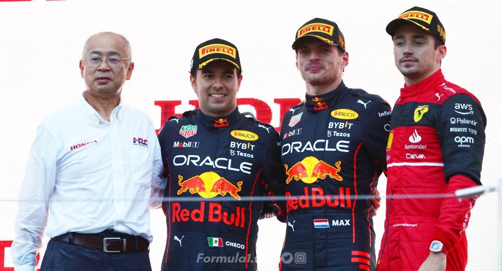 Verstappen sul podio di Suzka nel 2022