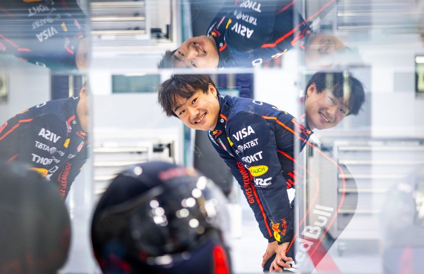 Intervistato dalla testata tedesca formel1.de, il consulente della Red Bull - Helmut Marko - ha spiegato le ragioni che hanno portato a rivedere la strategia iniziale e a confermare Yuki Tsunoda al fianco del tre volte campione del mondo.