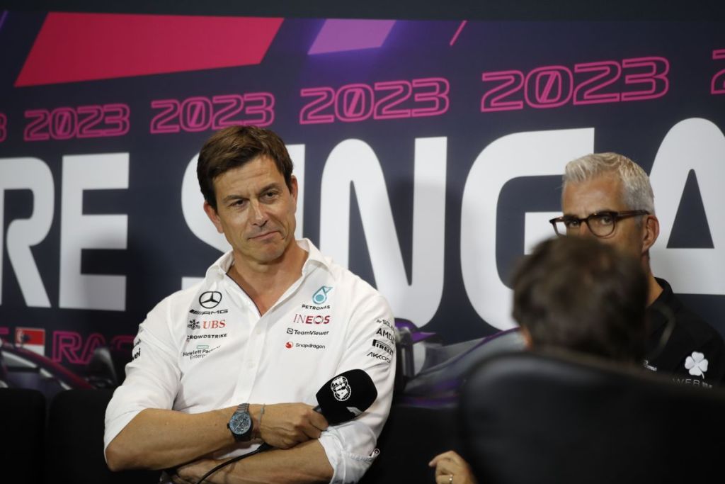 toto wolff w15 650b4578bf5c9