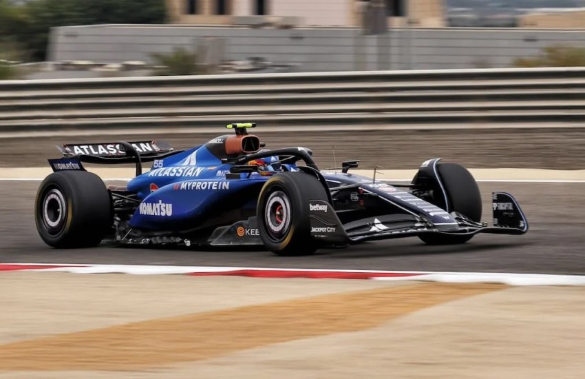 Carlos Sainz ha svelato che suo padre, due volte campione del mondo di rally, avrebbe preferito vederlo in un altro team di Formula 1 per il 2025.