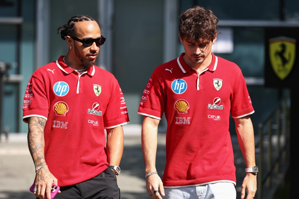 Dopo la doppia squalifica di Shanghai, la Ferrari gioca in difesa a Suzuka. Anche Hamilton adotta le strategie "creative" per evitare problemi.