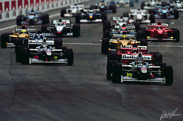 A Imola 1997, Jean Todt guidò la Ferrari nell’ombra, con decisioni cruciali che, mantennero viva la corsa alla vittoria...