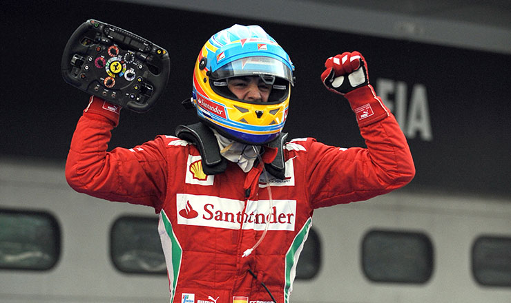 Fernando Alonso paragona la stagione 2025 di Verstappen alla sua del 2012, quando lottò per il titolo con una Ferrari meno competitiva...