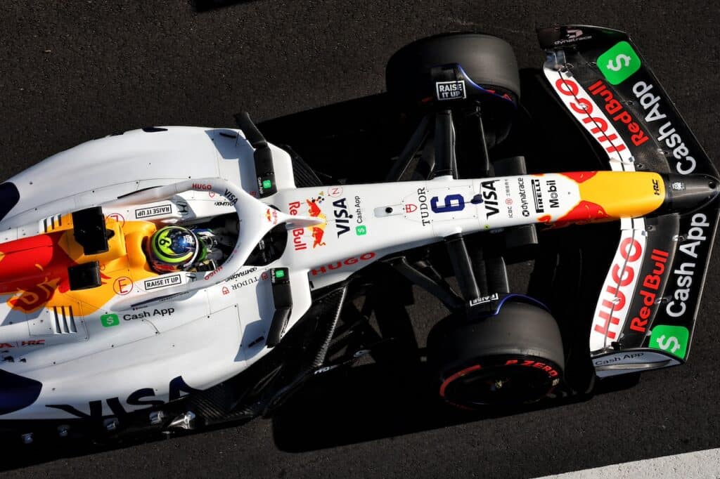 Una svolta significativa si profila all'orizzonte della Formula 1 con l'annuncio ufficiale della FIA: il giovane pilota britannico Arvid Lindblad ha ottenuto la deroga necessaria per poter competere nel Circus, nonostante non abbia ancora compiuto 18 anni.