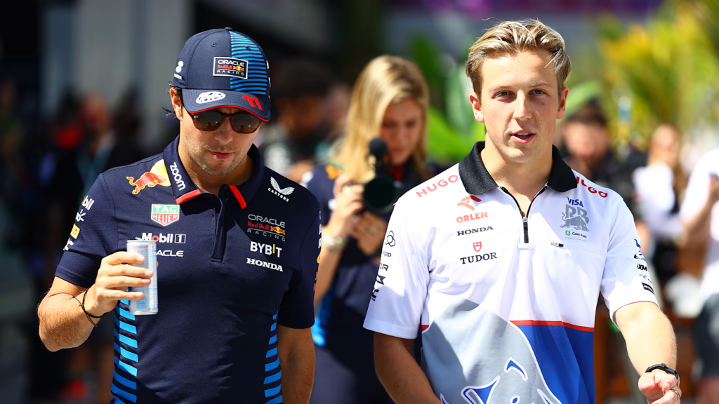 Sergio Perez ha ammesso di essere in trattativa con “alcuni” team per un possibile ritorno in Formula 1 nel 2026, ma il messicano ha chiarito che accetterà solo se il progetto avrà senso.