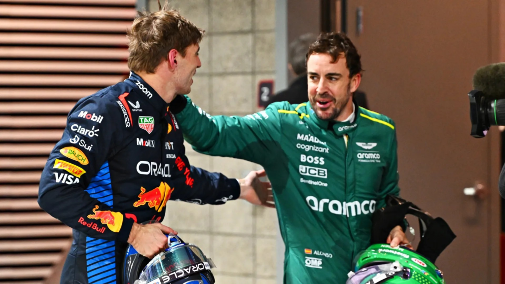 Fernando Alonso non ha mai nascosto la sua ammirazione per Max Verstappen, ma in questo inizio di stagione ha voluto ribadirlo con ancora più convinzione. Il due volte campione del mondo spagnolo ha lodato apertamente il pilota Red Bull, definendolo senza mezzi termini "il migliore, lo dico da anni".